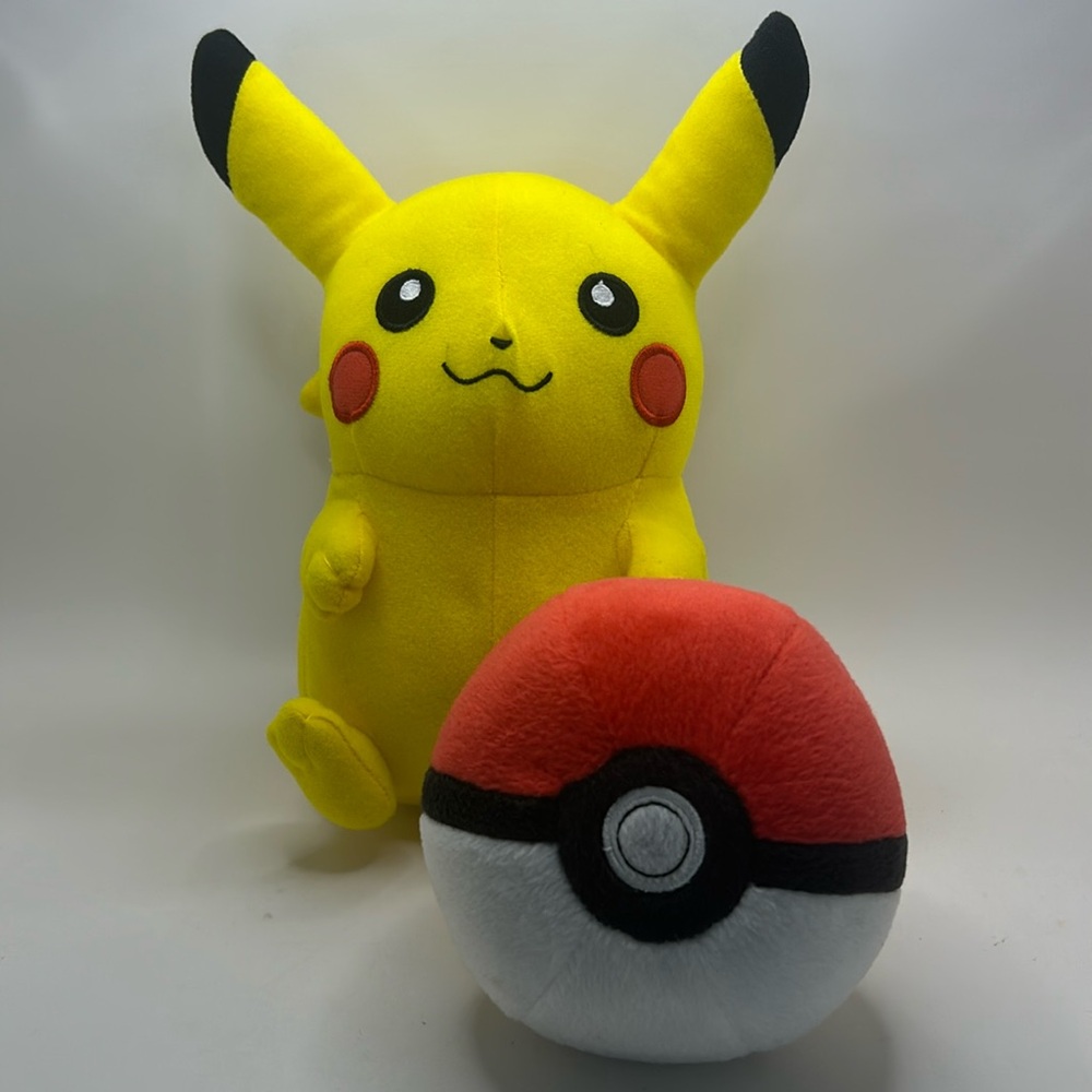 Pokemon pikachu and pokeball plushie